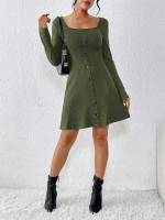Vestido de estilo simple y elegante para mujeres falda corta con textura de cuello cuadrado - details 3