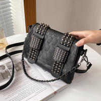 Bolso Vintage de Hombro Cruzado Negro con Rebites Bolso de Mensajero de Cuero PU Diseño de Calavera Bolso de Mano de Moda para Mujeres - details 7