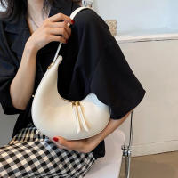 Bolso de Mujer de Lujo en Forma de Media Luna de Cuero PU Bolso de Hombro de Color Sólido Bolso Pequeño de Dumpling Diseño de Bolso de Axila - details 13