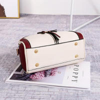 Bolso de hombro con costuras para mujer, bandolera de cuero PU, de lujo, con cadenas cuadradas, a la moda - details 10