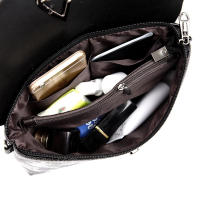 Bolso Retro con relieve de rosa para mujer, bandolera de un solo hombro con solapa, elegante, para fiesta - details 15