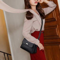 Bolso de hombro pequeño para mujer, bandolera de piel sintética suave con solapa, diseño Simple - details 3