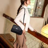 Bolso de hombro pequeño para mujer, bandolera de piel sintética suave con solapa, diseño Simple - details 5