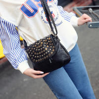 Bolso de mensajero de cuero PU suave para mujer, bandolera de hombro informal, bolso de mano Vintage con remaches, bolsa negra para mujer - details 7