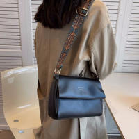 Bolso pequeño Boston de cuero PU para mujer, bandolera de diseñador de moda, bolso de hombro con almohada de viaje informal - details 17
