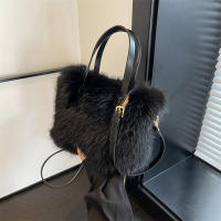 Bolso de mano de piel sintética para mujer, bolso de hombro cruzado suave, diseño de lujo, de felpa, de invierno - details 26