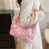 Bolsos de mano acolchados de gran capacidad para mujer, bolsos de hombro acolchados de algodón de plumón, bolsos de axilas de moda para niñas, bolsos hinchados de invierno - details 8