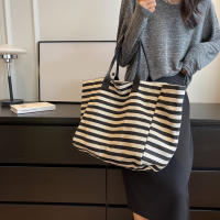 Bolsa de Lona a Rayas Grande Bolsa de Hombro Casual para Mujeres Ideal para Compras Diarias, Estudiantes, Viajes, Bolsa de Playa Material de Lining de Poliéster - details 9