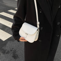 Bolso cruzado de cuero PU para mujer, cartera pequeña de diseñador, semicircular, estilo Retro, a la moda - details 19