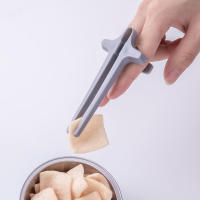 Palillos de dedo multifunción, pinzas para aperitivos, comida, pinzas para dedos, herramienta de cocina sin manos sucias, práctica - details 1
