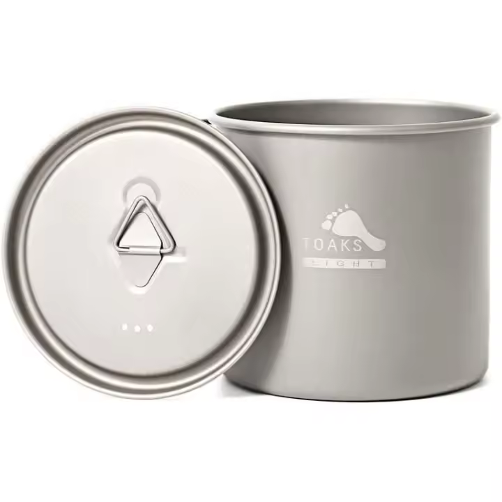 Taza de Camping al Aire Libre TOAKS de Titanio Ultraligera 650ml con Tapa y Mango Plegable Cocina de Senderismo Material de Hierro Titanio Forma Redonda Estilo Universal - 1