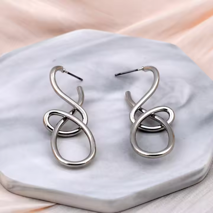 Aretes Lúcidos ZhongT de Metal Tejido con Nudo para Mujeres Joyería Europea de Color Oro Plata Irregular Drop para Fiesta - 1