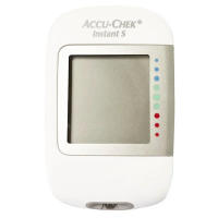 Medidor de glucosa en sangre Accu-Chek Instant S con kit de autocomprobación y ajuste automático del código - details 2