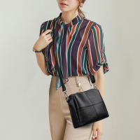 Bolso de hombro de hilo bordado para mujer, bolso cruzado de cuero PU, bolso de mensajero informal, para teléfono monedero, moda - details 2