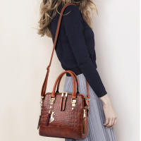Bolso de mano Retro de piel sintética para mujer, bandolera de hombro con borla de diseñador, informal, de lujo - details 10