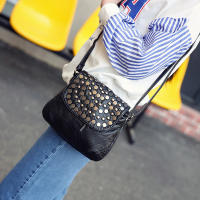 Bolso de mensajero de cuero PU suave para mujer, bandolera de hombro informal, bolso de mano Vintage con remaches, bolsa negra para mujer - details 5