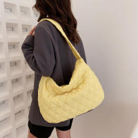 Bolso de hombro de nailon Vintage para mujer, bandolera informal impermeable, bolso Hobo acolchado de gran capacidad - details 8