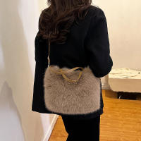Bolso de mano de piel sintética para mujer, bolso de hombro cruzado suave, diseño de lujo, de felpa, de invierno - details 16