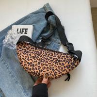 Riñonera bolso cruzado de pecho para mujer - details 8