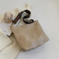 Bolso de hombro de cuero PU para mujer, bolsa de mano de gran capacidad, de lujo, Simple, de Color sólido, informal, de viaje, para compras - details 2