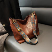 Bolso de hombro de cuero PU para mujer, bolsa de mano de gran capacidad, de lujo, Simple, de Color sólido, informal, de viaje, para compras - details 6