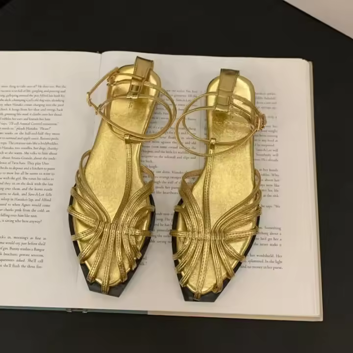 Sandalias de tacón plano para mujer, zapatos con tira estrecha dorada, calzado de vestir con tira trasera en el tobillo, 2024 - 1