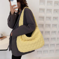 Bolso de hombro de nailon Vintage para mujer, bandolera informal impermeable, bolso Hobo acolchado de gran capacidad - details 7