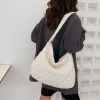 Bolso de hombro de nailon Vintage para mujer, bandolera informal impermeable, bolso Hobo acolchado de gran capacidad - details 11