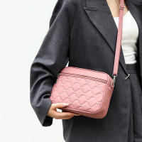 Bolso cuadrado pequeño con bandolera para mujer, nuevo diseño acolchado, bandolera de cuero de PU, bandolera versátil - details 25