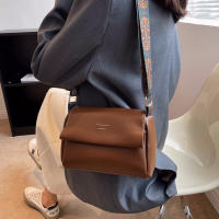 Bolso pequeño Boston de cuero PU para mujer, bandolera de diseñador de moda, bolso de hombro con almohada de viaje informal - details 4