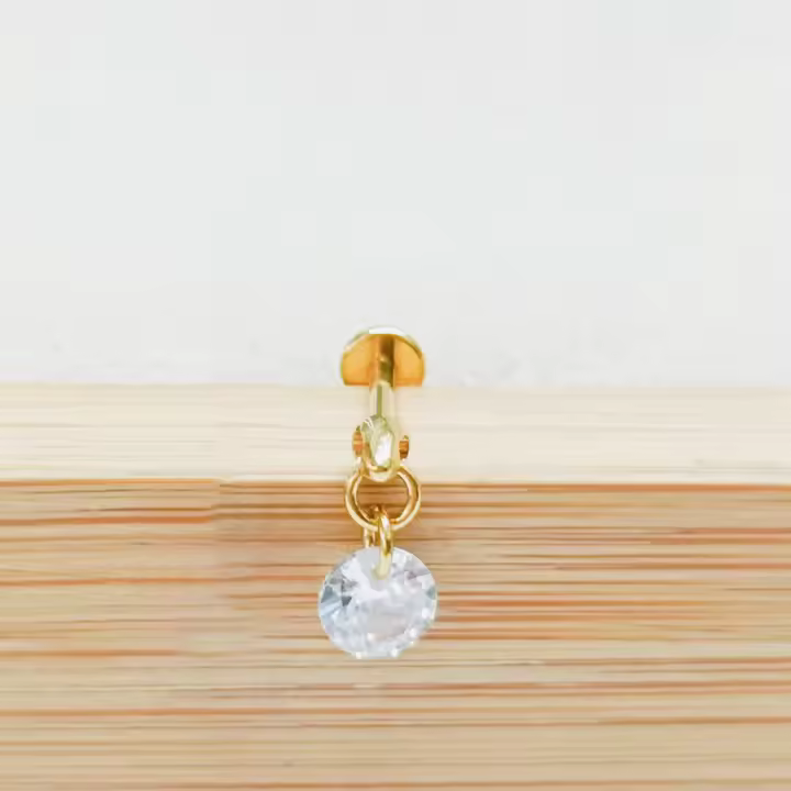 Pendientes de titanio G23 para cartílago, aretes con forma de estrella, corazón, CZ, 16G, circonita roscada interna, joyería para Piercing de Tragus de oreja, 1 unidad - 1