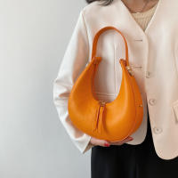 Bolso de Mujer de Lujo en Forma de Media Luna de Cuero PU Bolso de Hombro de Color Sólido Bolso Pequeño de Dumpling Diseño de Bolso de Axila - details 4