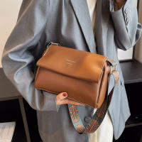Bolso pequeño Boston de cuero PU para mujer, bandolera de diseñador de moda, bolso de hombro con almohada de viaje informal - details 11