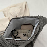 Bolso de mano de invierno para mujer, bolsos de gran capacidad, bolsos de hombro informales, bolso cruzado de pana de tendencia para mujer - details 34