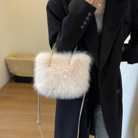 Bolso de mano de piel sintética para mujer, bolso de hombro cruzado suave, diseño de lujo, de felpa, de invierno - details 9