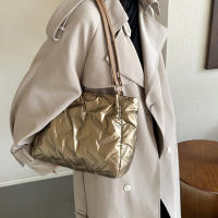 Bolsos de mano acolchados de gran capacidad para mujer, bolsos de hombro acolchados de algodón de plumón, bolsos de axilas de moda para niñas, bolsos hinchados de invierno - details 20