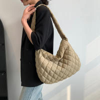 Bolso de hombro de nailon Vintage para mujer, bandolera informal impermeable, bolso Hobo acolchado de gran capacidad - details 4