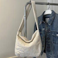 Bolso de mano de invierno para mujer, bolsos de gran capacidad, bolsos de hombro informales, bolso cruzado de pana de tendencia para mujer - details 31