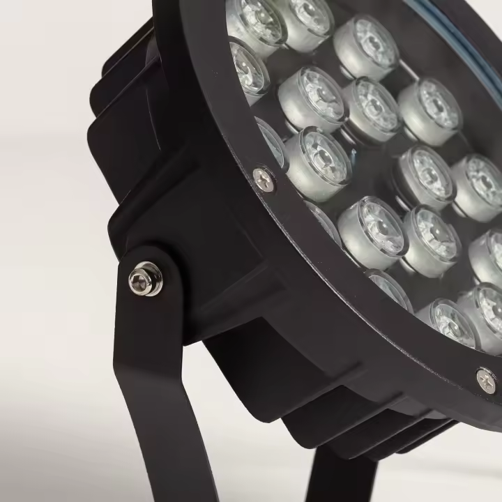 Ledkia Foco Exterior LED 18W IP67 Colmar 3000K Blanco Cálido - 1