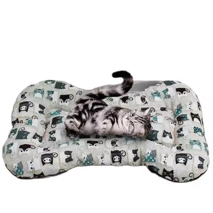 Cama para mascotas Camacan forma hueso acolchada estampado gatos 100x70 cm - 1