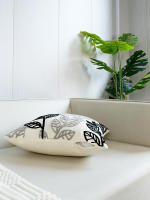 Funda De Cojín De Veludo Bordada Con Diseño De Hojas Negras Y Grises Decoración Para Sofa Y Silla De Sala De Estar Oficina Y Coche - details 2