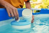 Cloro Compacto Piscina 5 Acciones y Pastillas de Cloro 5 Acciones de 200g Compactos (1kg) o Granulado- Bote de 1Kg y 2 Kg - details 3