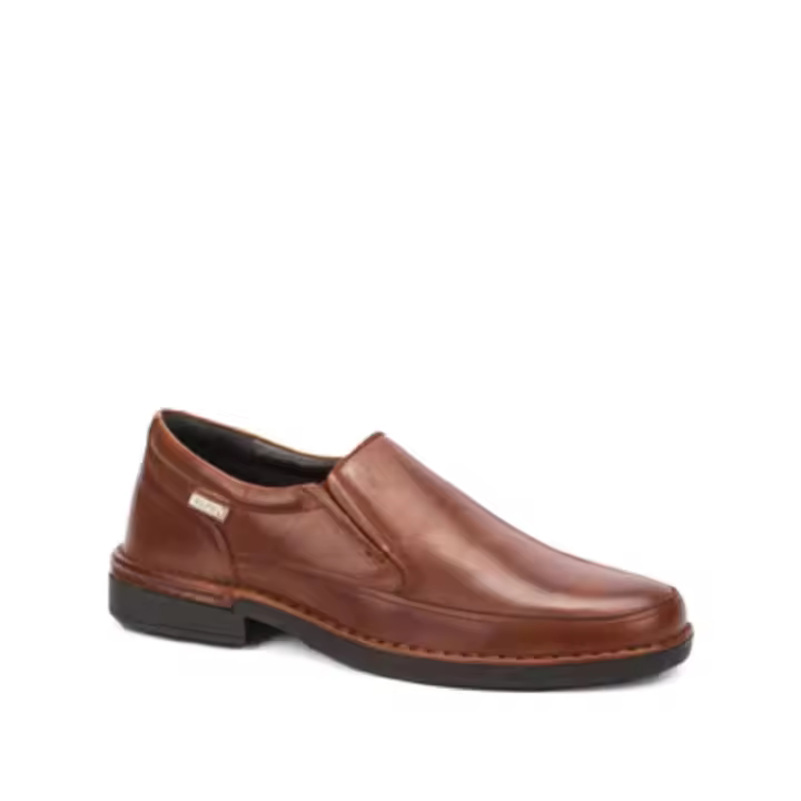 Pikolinos  BERMEO PKM0M-3157 zapato clásico de caballero con elásticos laterales en piel natural color cuero y piso de caucho resistente a la abrasión. - 1