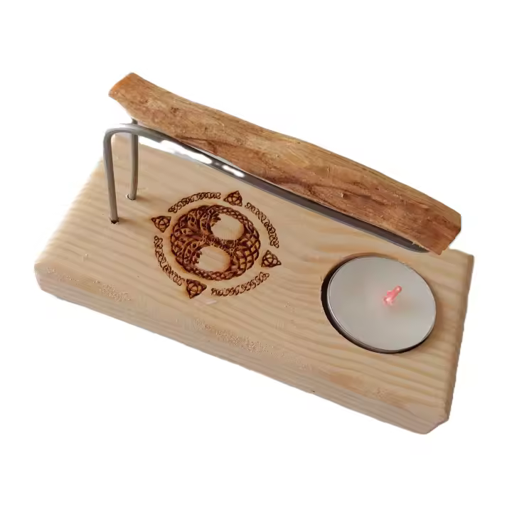 QUEMADOR DE PALO SANTO, ARTESANAL, SIMBOLO ARBOL DE LA VIDA CON PROTECCION DE NUDO DE BRUJA, BASE DE MADERA, VARILLAS METALICAS, INCLUYE PALO SANTO Y VELA DE TE, MARCA YA-DECOREGALOS - 1