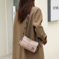 Bolso de mano de cuero de vaca suave para mujer, bandolera de hombro, marca de lujo, 2023 - details 8