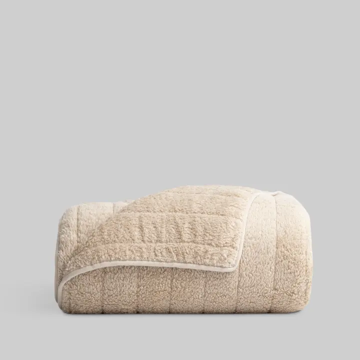 Manta Mouton Beige LlarTextil - Calidez + Ligereza - 1
