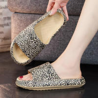 Sandalias De Plataforma Gruesa Para Mujer Leopardo Slides Suaves Para El Hogar Verano 2023 Playa Antideslizantes Tallas 44-45 - details 11