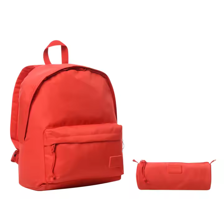 Pack Mochila y Estuche, Modelo Kalex, Estuche Redondo, Mochila para Ordenador Portátil 14 Pulgadas, 2 Bolsillos, Organizador Interno con Llavero Extraíble, Correas en S, Color Monten Lava Rojo - Totto España - 1
