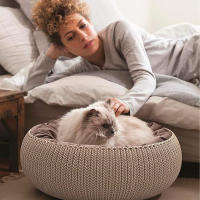 Curver - Cama para perros, medidas de 55x54x21 cm, color arena, incluye cojín de fibra de poliéster lavable con acabado de felpa acolchado, estructura de polipropileno, camas para perros pequeños, cama para mascotas - details 6