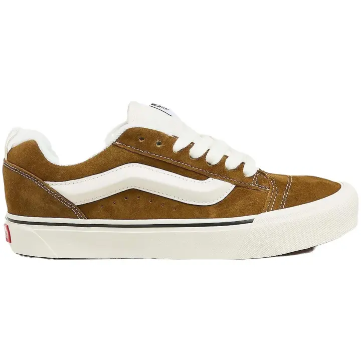 Calzado Zapatillas Casual marca Vans modelo Vn000Cs0Bro1 para hombre en color marrón - 1